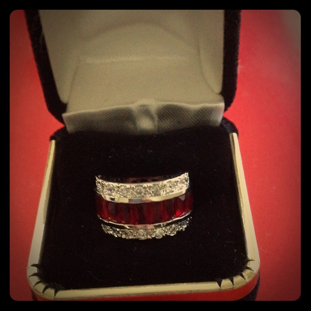 Elegant Silver and Red Women's Ring